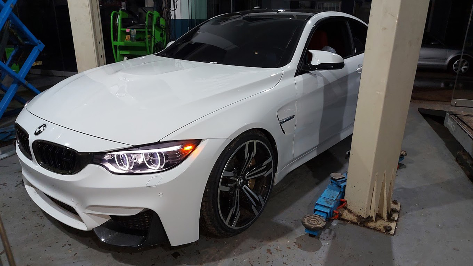 Βαλεοντής Bosch Car πολυετής τεχνογνωσία με εγγυημένες υπηρεσίες Service στον Ωρωπό